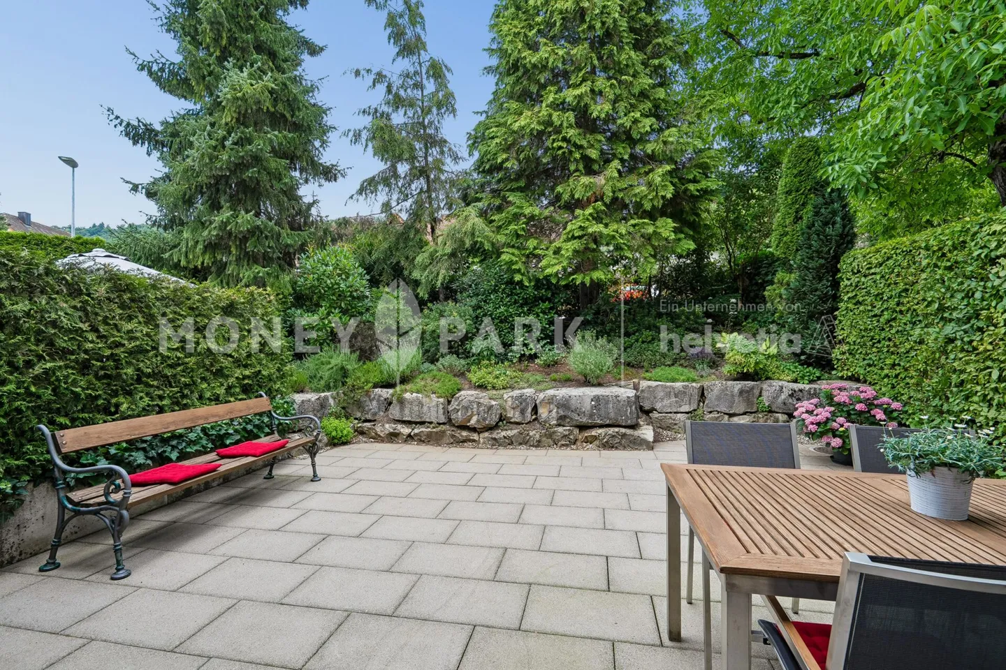 Attractive 5.5-room terraced house in a family-friendly location - Photo 7 of 15
