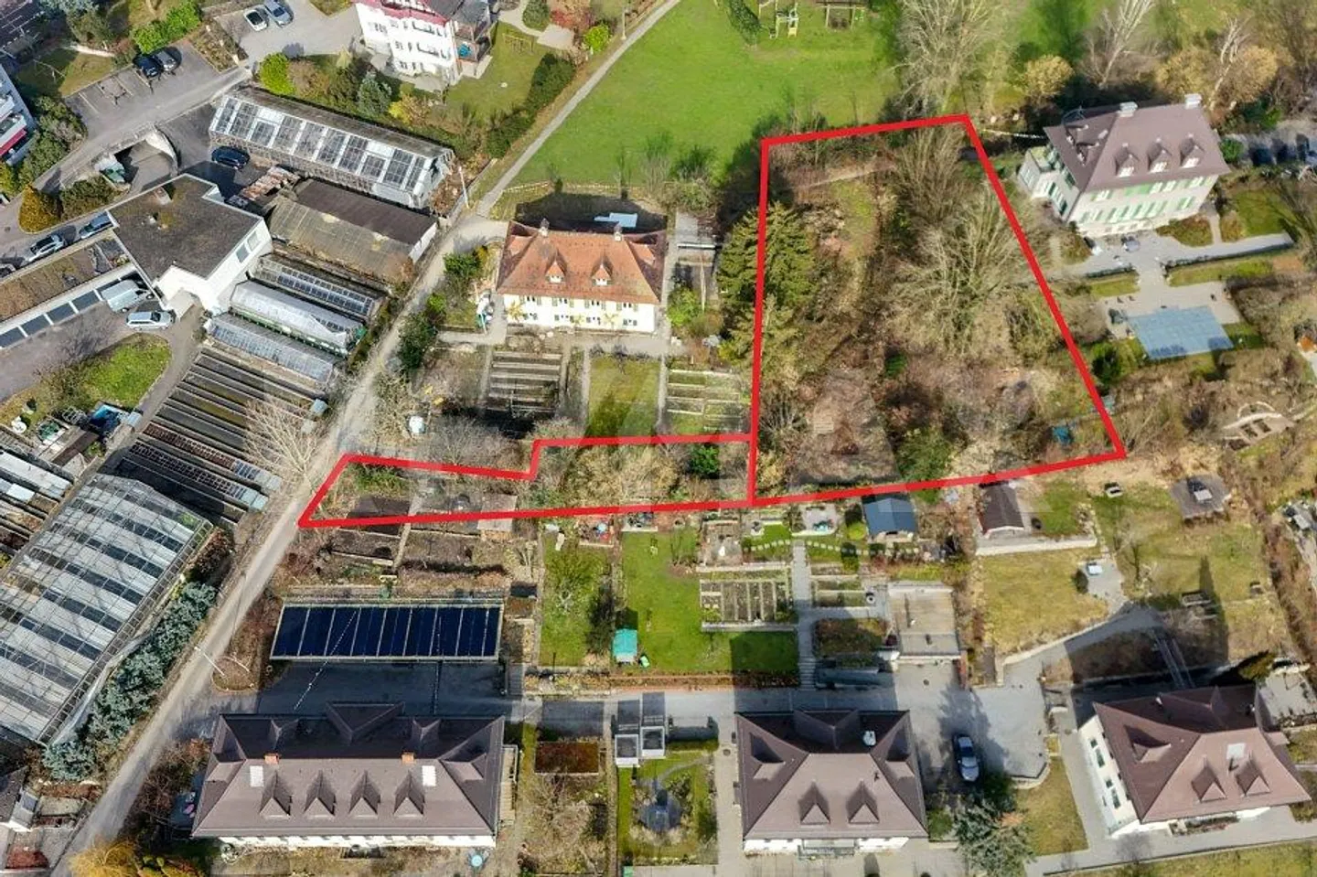 Terreno edificabile con potenziale di sviluppo in una posizione da sogno - Foto 1 di 4