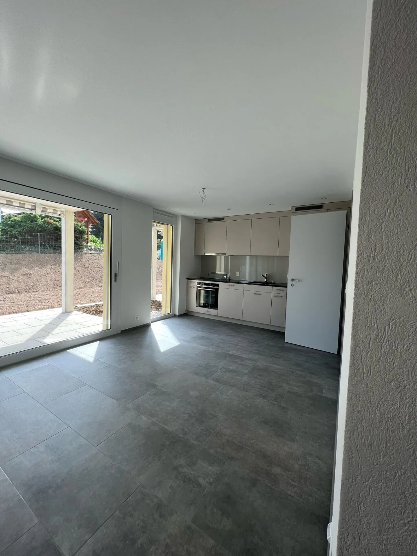 Stylish 1.5-Room Apartment - Your New Home Awaits! - Photo 1 of 7