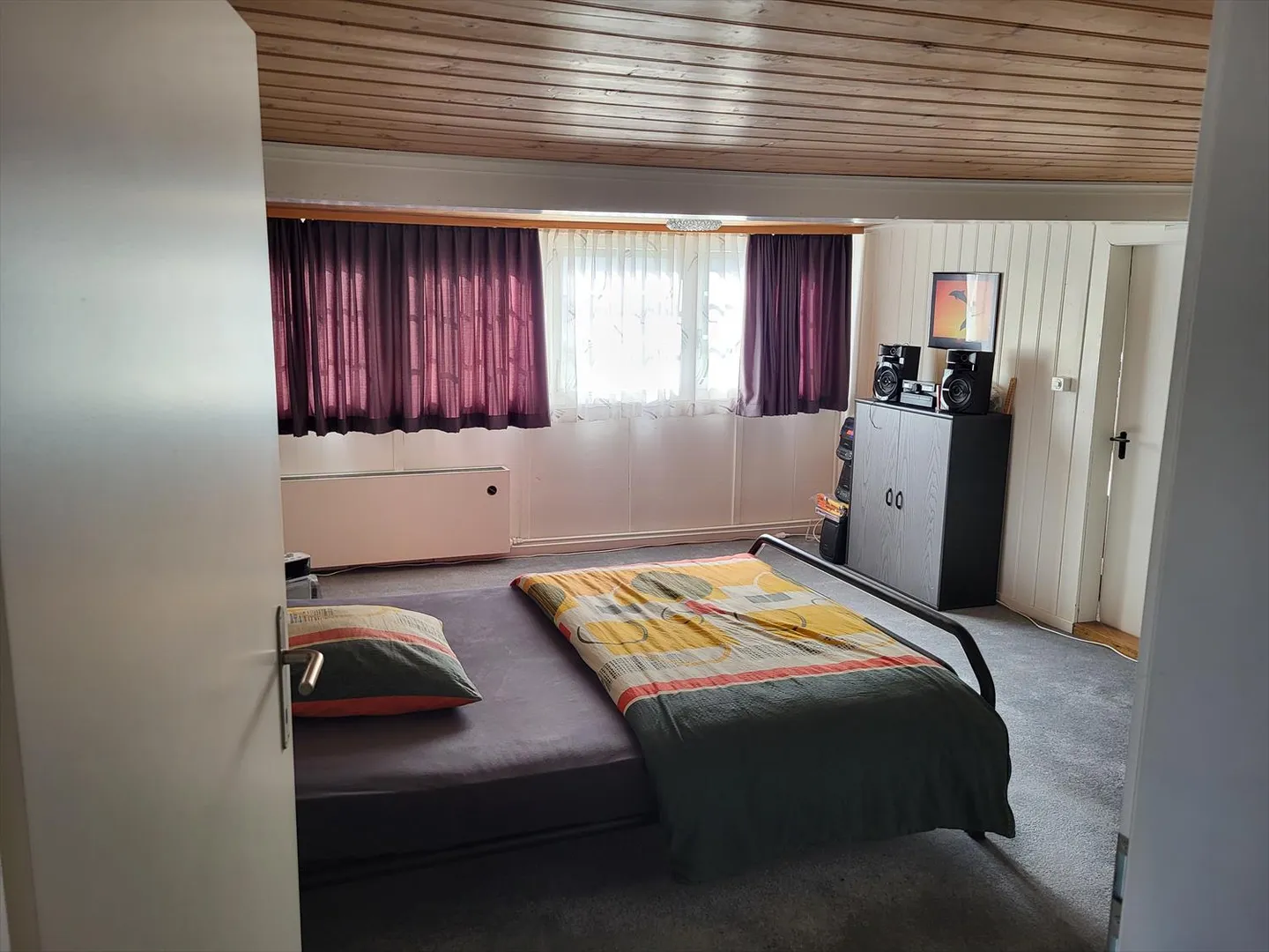 Historical charm, modern renovation & space for the whole family... - Photo 11 of 13