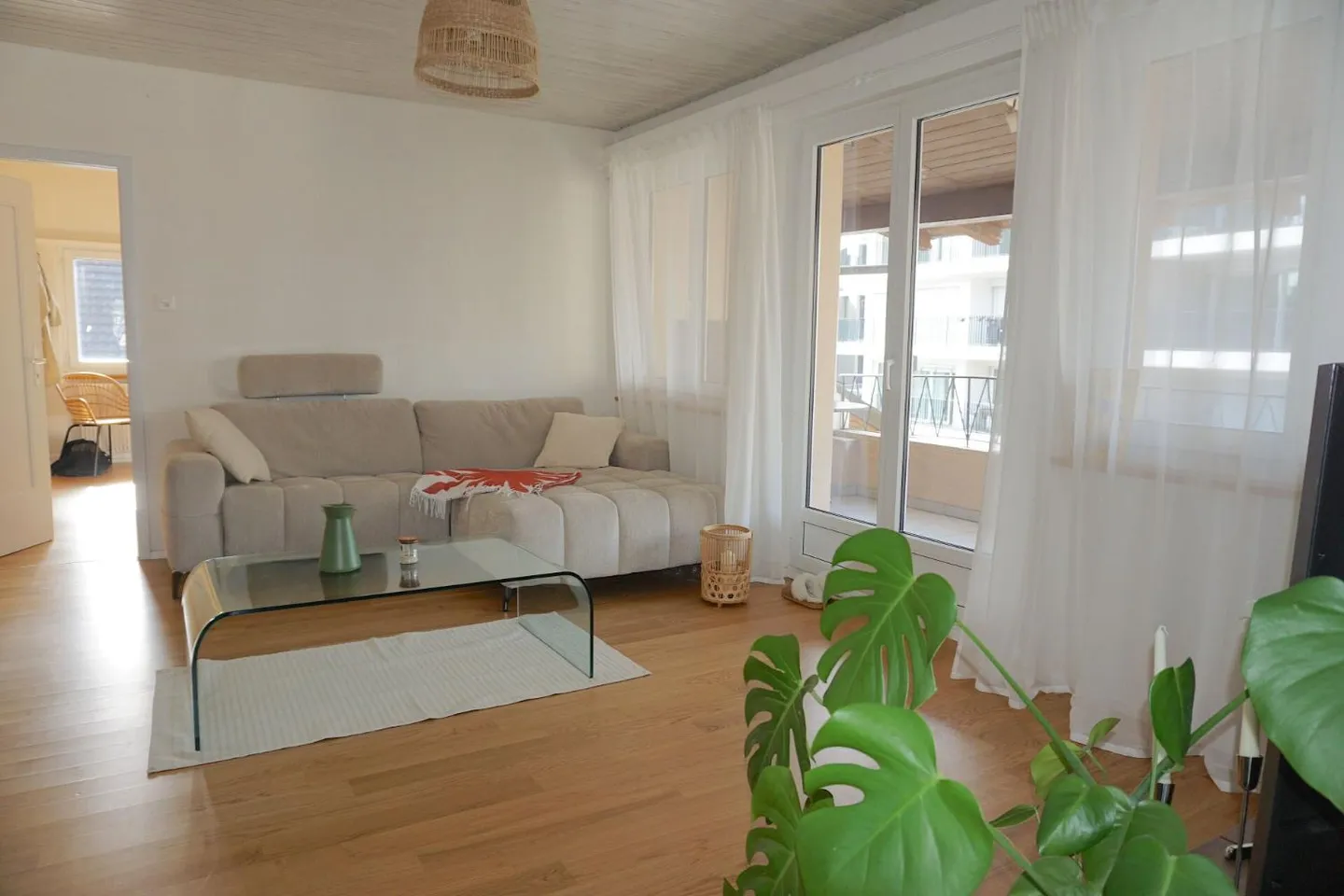 ARI-253 - Edificio con 3 appartamenti, 3 garage e 2 posti auto vicino alla stazione ferroviaria CFF - Foto 2 di 12