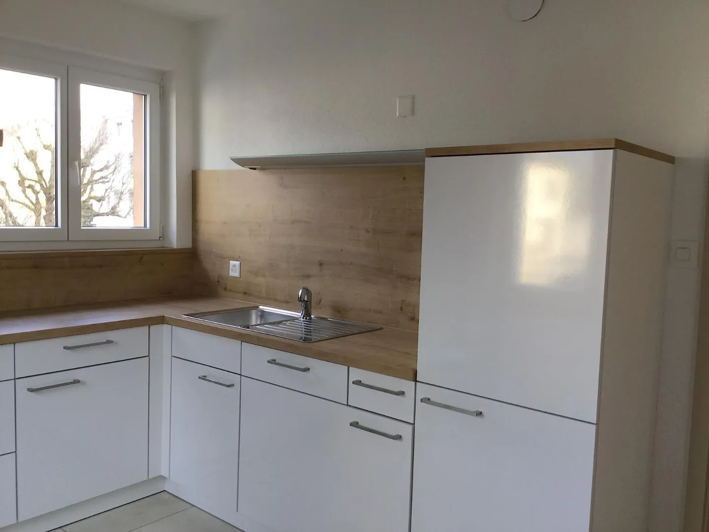 ARI-253 - Edificio con 3 appartamenti, 3 garage e 2 posti auto vicino alla stazione ferroviaria CFF - Foto 12 di 12