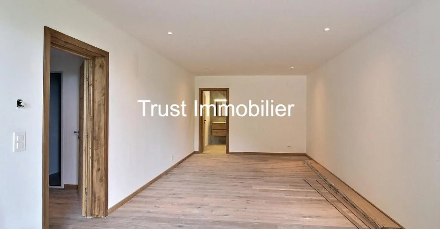 6002M-Gryon-Chalet 5.5 rooms renovated - Photo 6 of 13