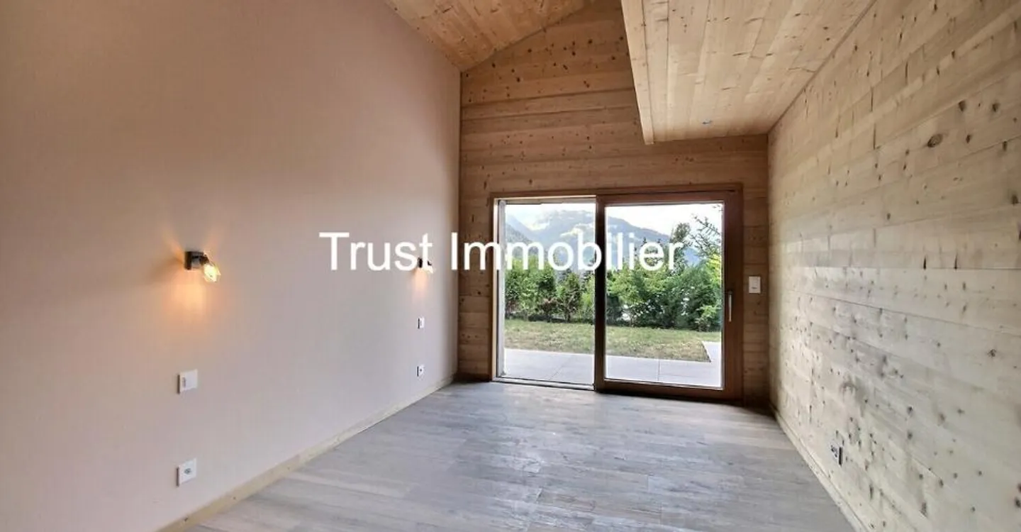 6002M-Gryon-Chalet 5.5 rooms renovated - Photo 7 of 13