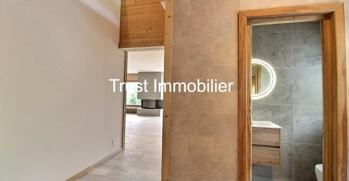 6002M-Gryon-Chalet 5.5 rooms renovated - Photo 8 of 13