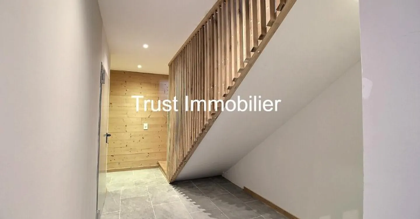 6002M-Gryon-Chalet 5.5 rooms renovated - Photo 9 of 13