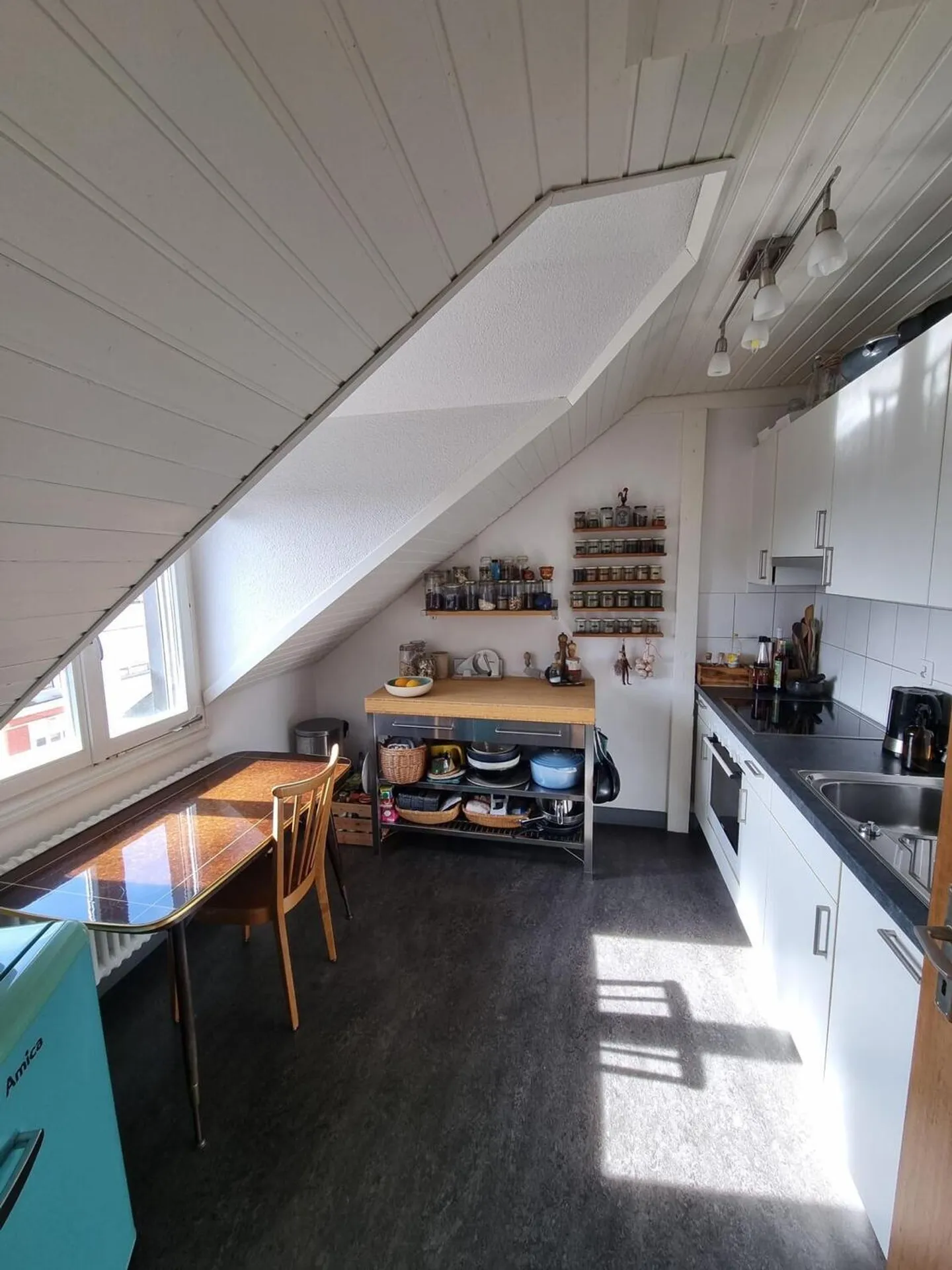 3½ ZI-WOHNUNG IN BASEL - ISELIN, MÖBLIERT, TEMPORÄR - Foto 4 von 10