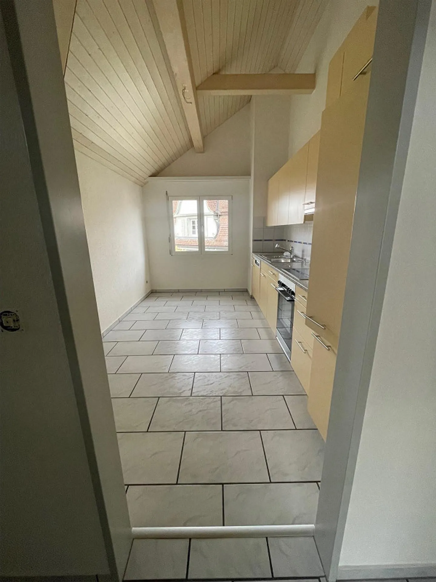 Family-friendly 4.5-room attic apartment - Photo 2 of 14