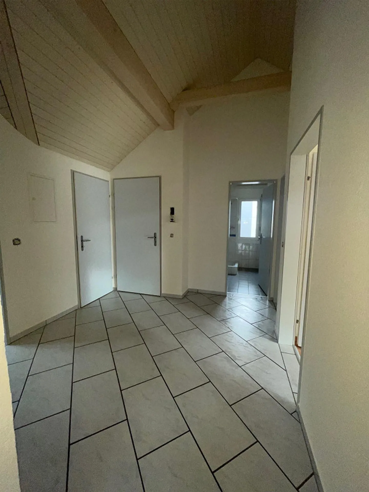 Family-friendly 4.5-room attic apartment - Photo 8 of 14