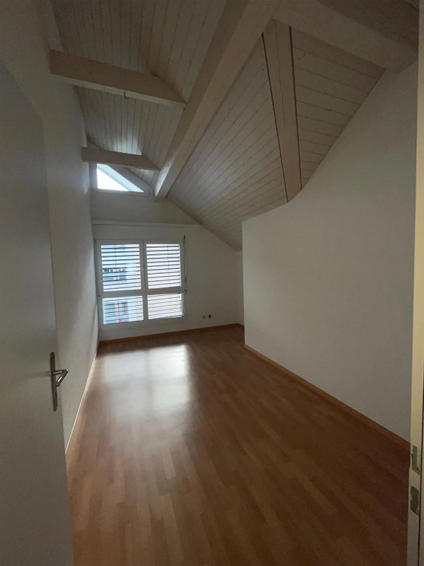Family-friendly 4.5-room attic apartment - Photo 13 of 14