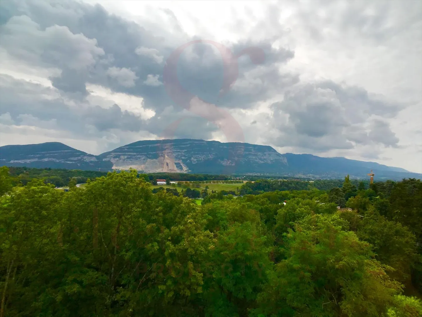 Spacious apartment with a magnificent unobstructed view! - Photo 1 of 1
