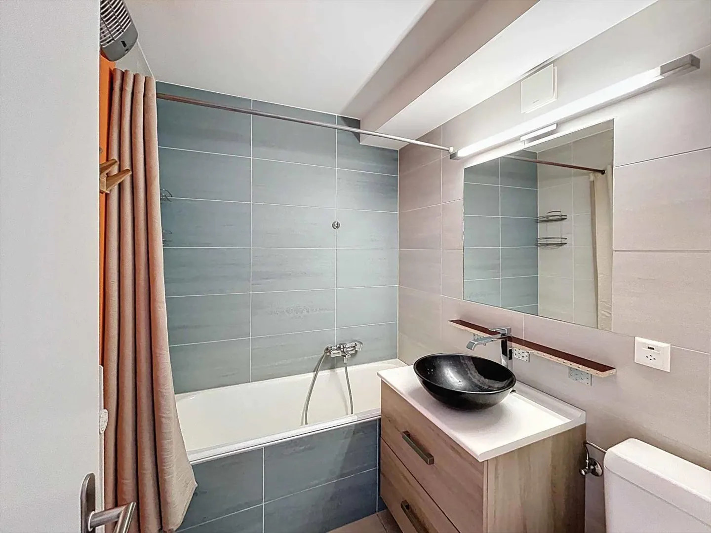 SEHR SCHÖNE 3,5-ZIMMER-WOHNUNG MIT AUSGEZEICHNETEM PANORAMABLICK - Foto 9 von 9