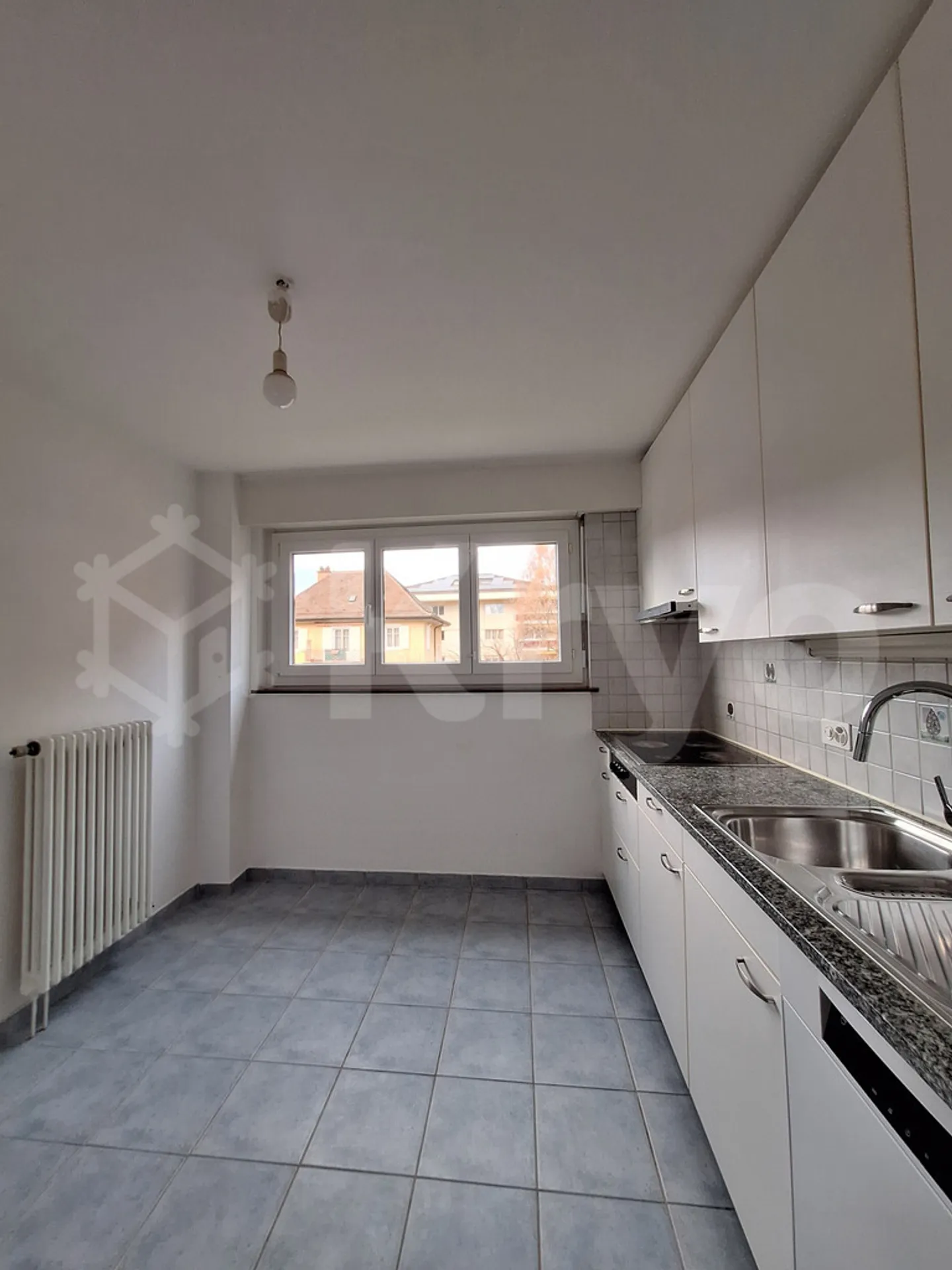 Appartamento con balcone nel cuore di La Tour-de-Peilz - Foto 3 di 9