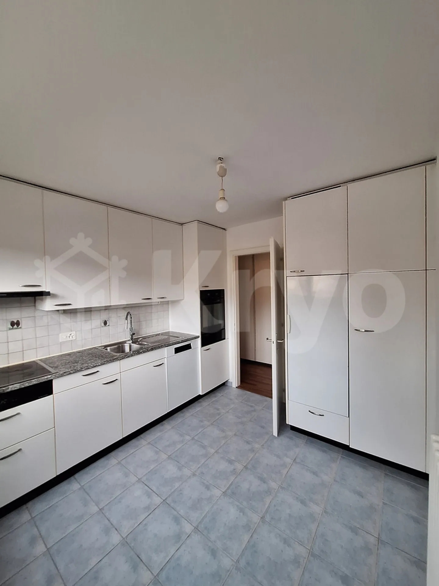 Appartamento con balcone nel cuore di La Tour-de-Peilz - Foto 5 di 9