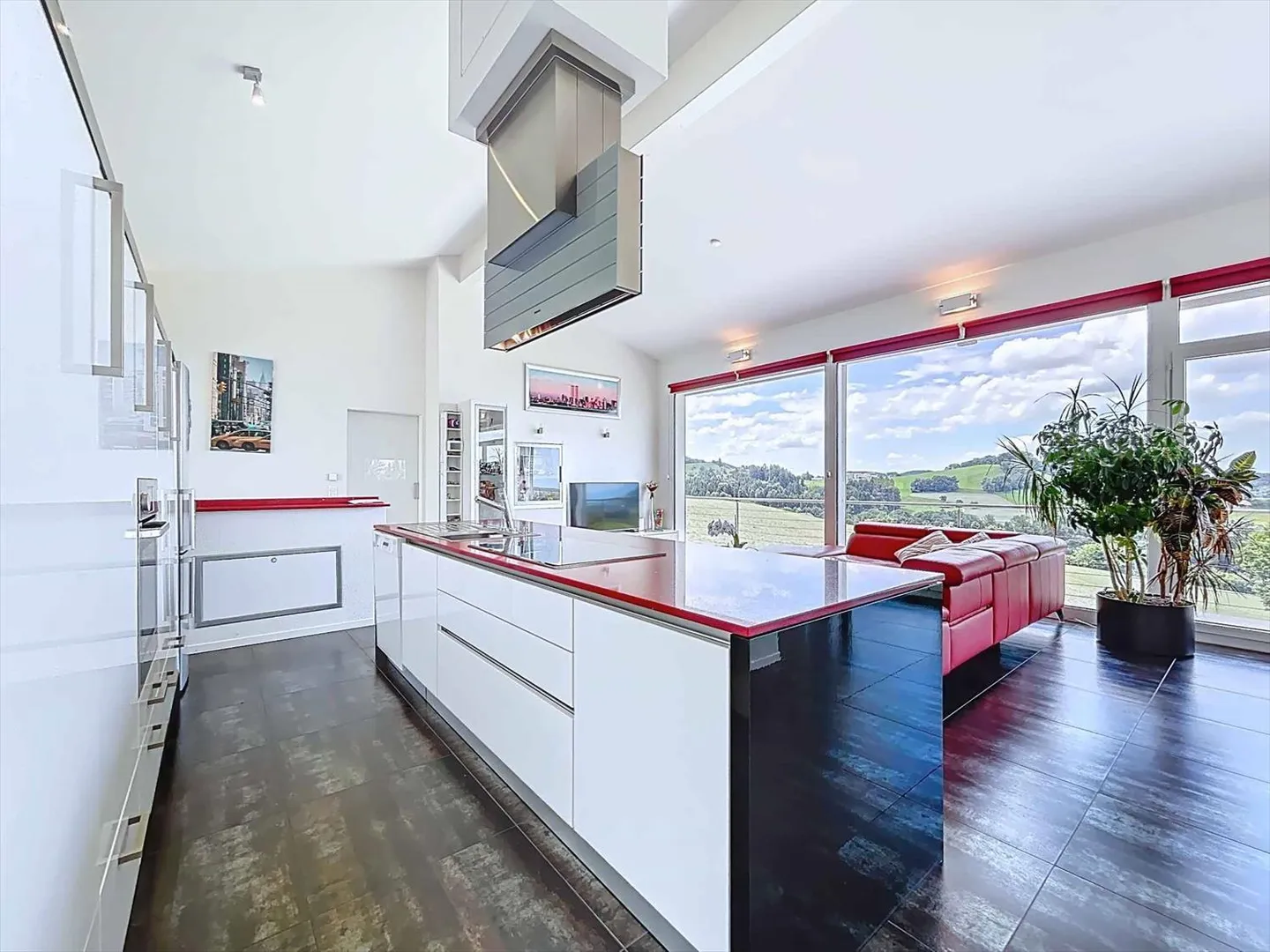 Detached house with exceptional view - Photo 4 of 13