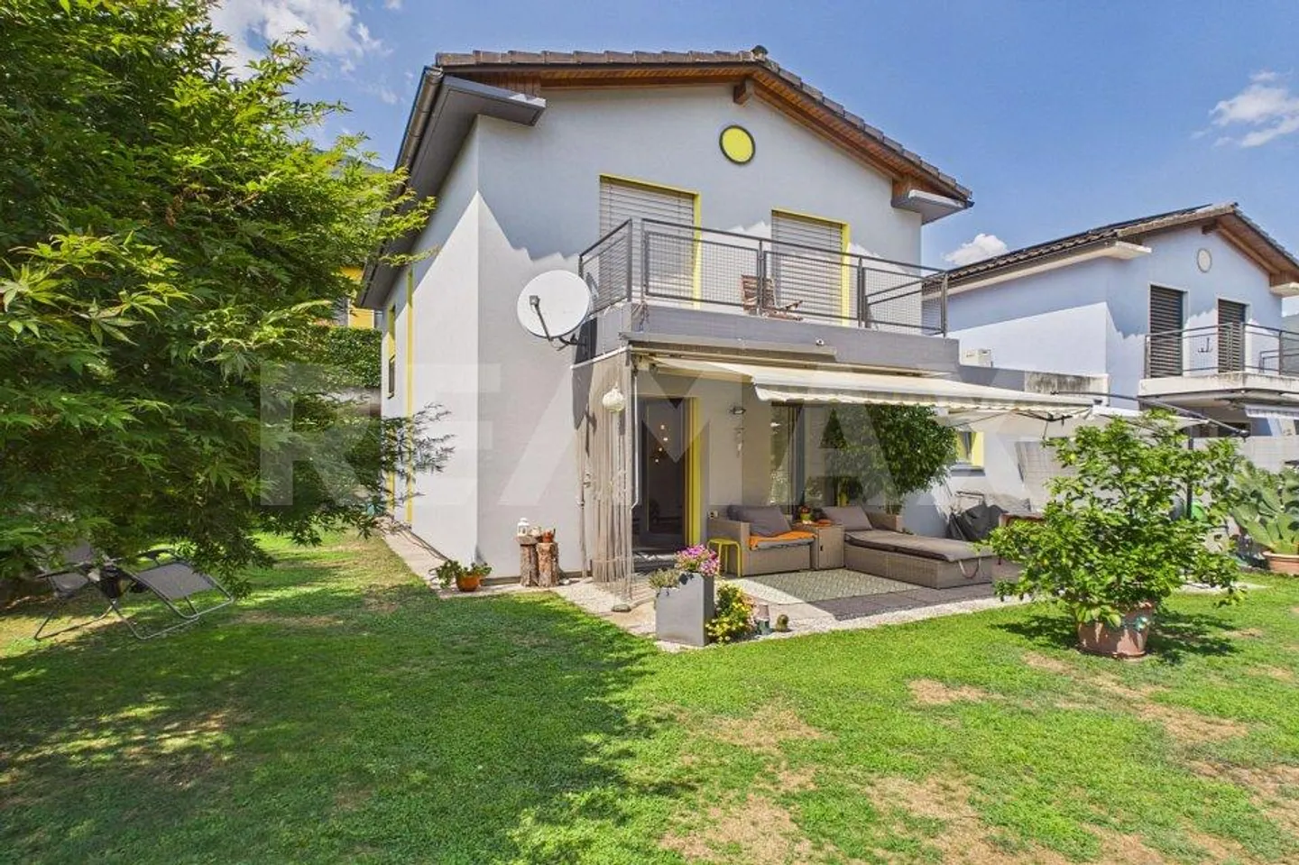 Casa unifamiliare con giardino e ampi spazi - Photo 1 of 13