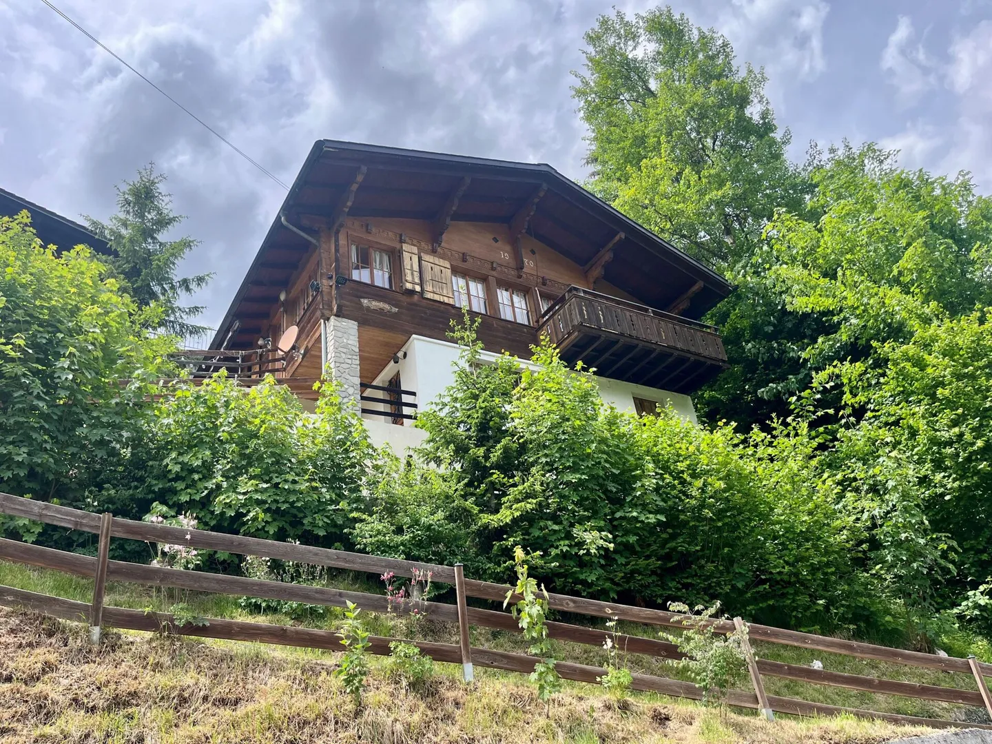 Charmantes Chalet mit Atemberaubender Aussicht - Foto 1 von 18