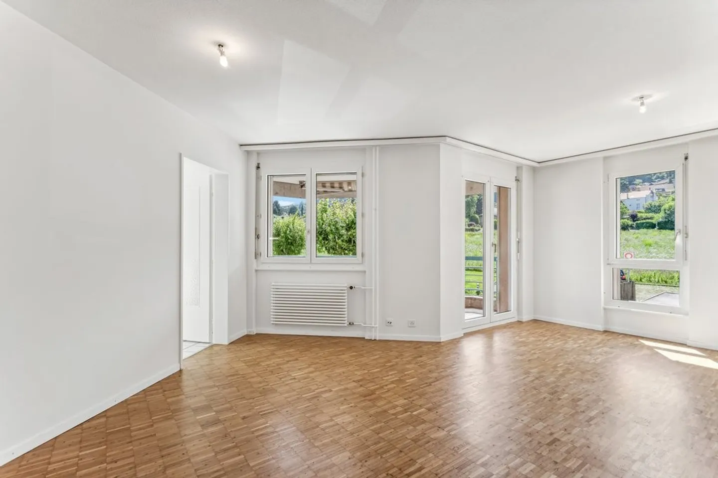 Charming Apartment in Quiet Area - Photo 4 of 8