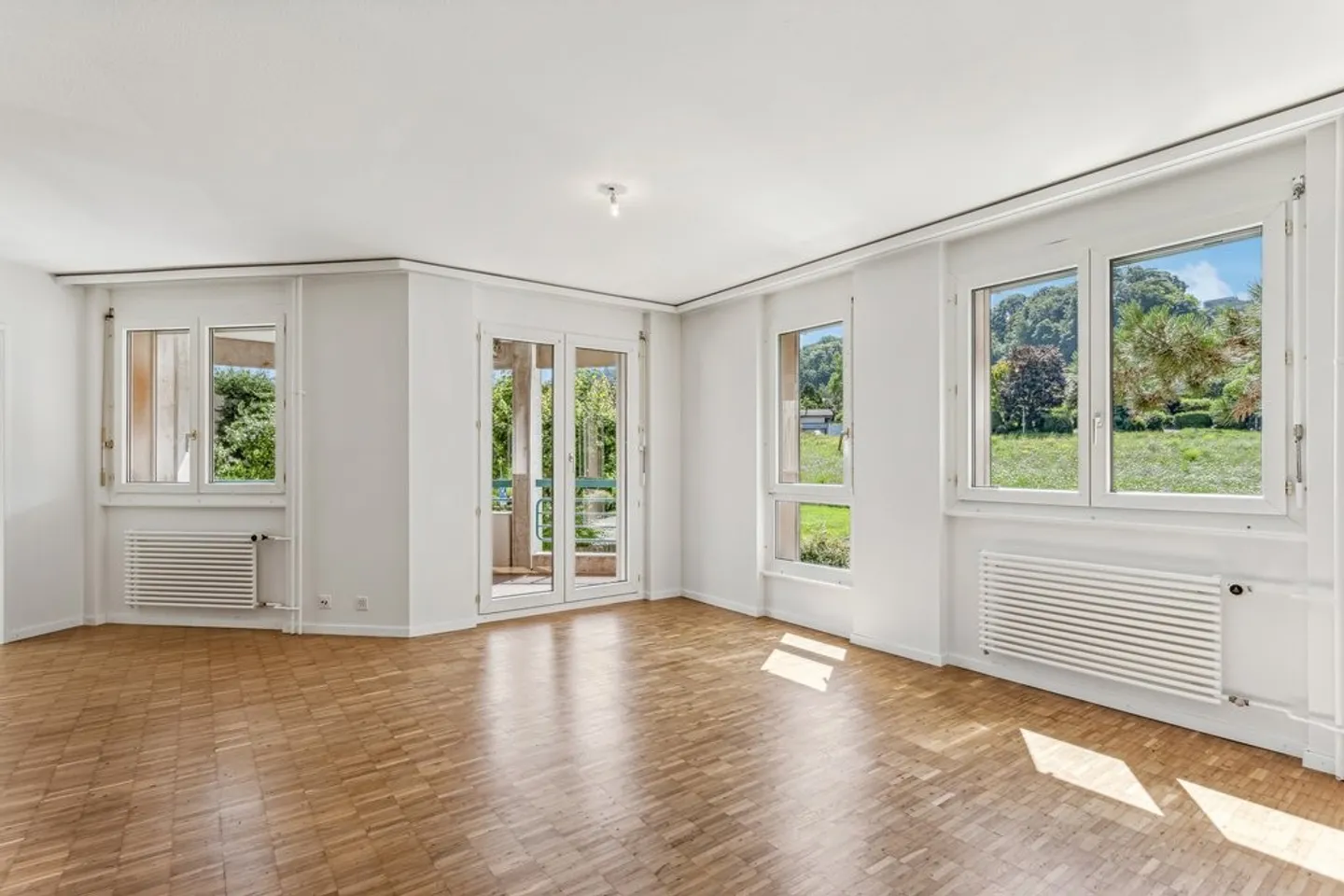 Charming Apartment in Quiet Area - Photo 5 of 8