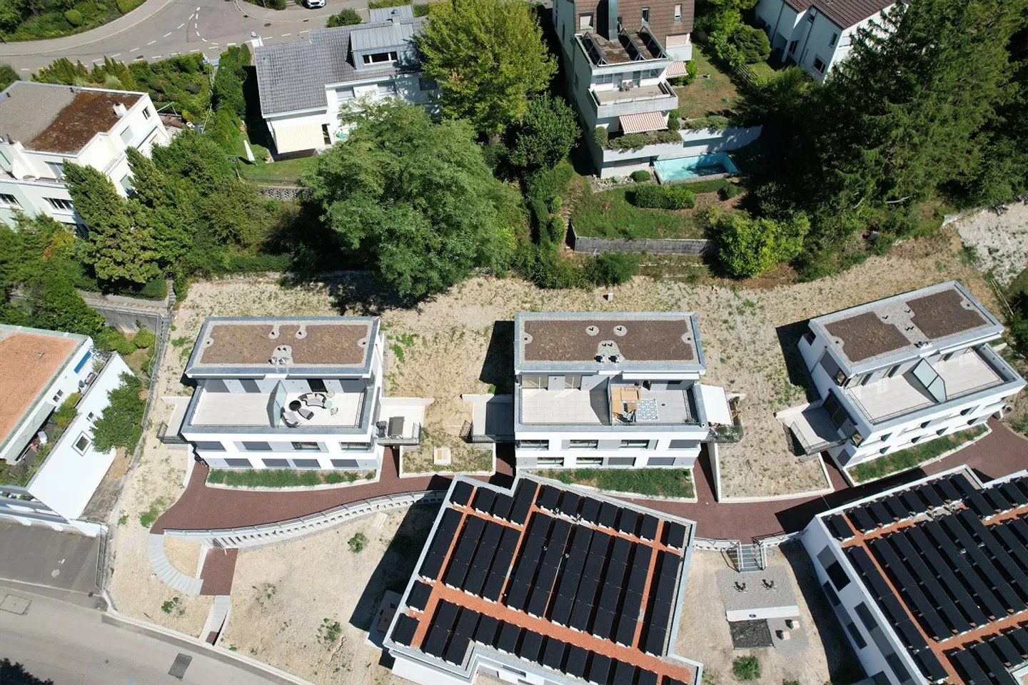 4.5-Zimmer-Doppeleinfamilienhaus an einzigartiger Hanlage - Foto 4 di 18