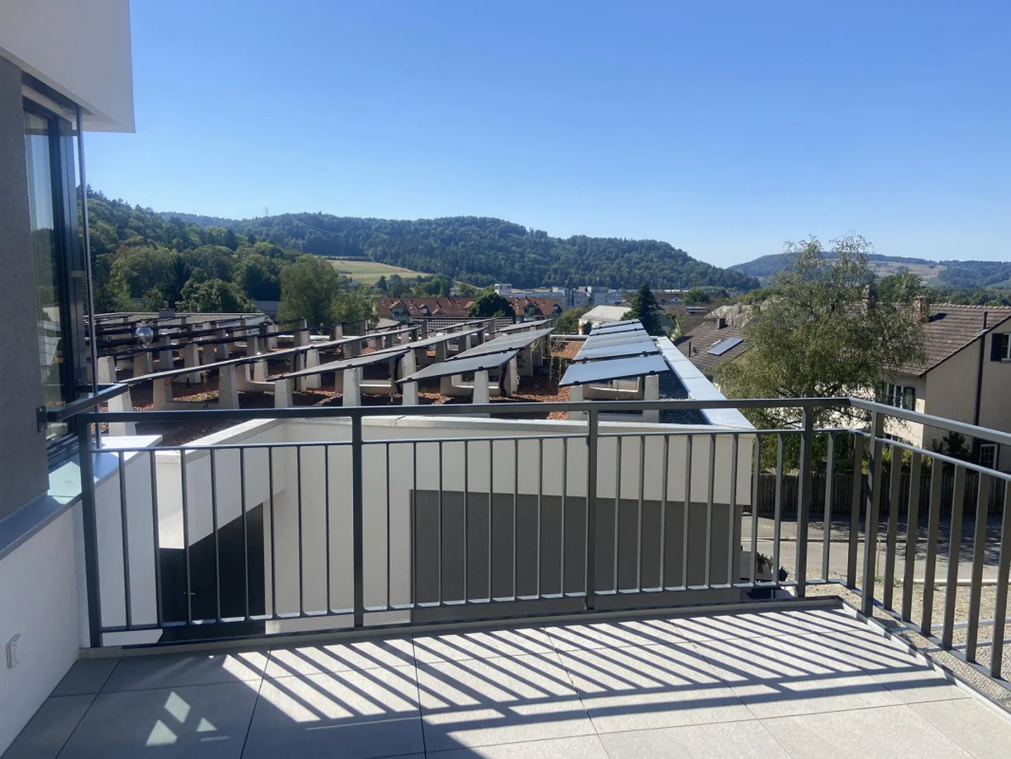 4.5-Zimmer-Doppeleinfamilienhaus an einzigartiger Hanlage - Foto 10 di 18