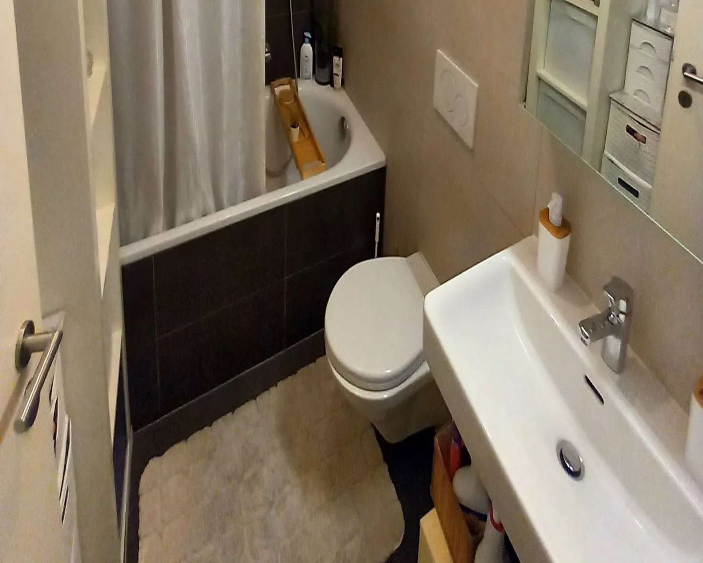 Apartment for rent - Photo 2 of 7