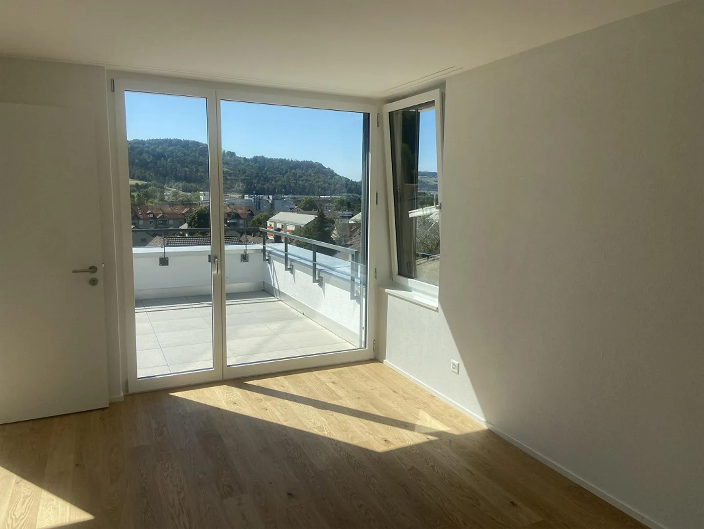 4.5-Zimmer-Doppeleinfamilienhaus an einzigartiger Hanlage - Foto 14 di 18