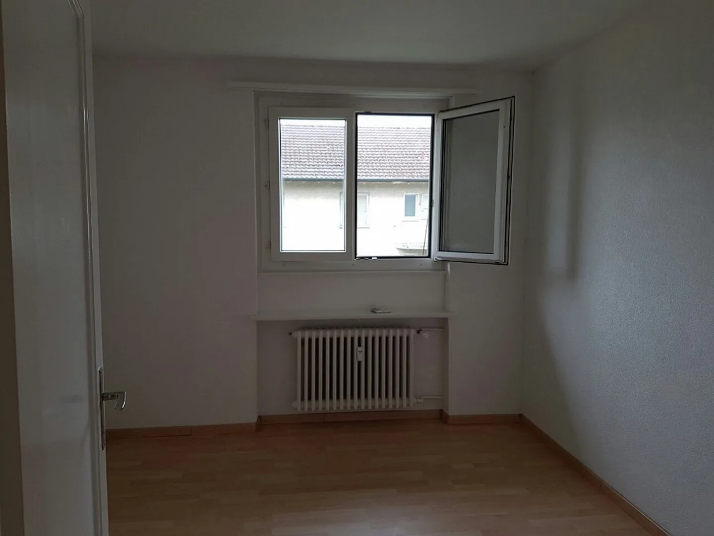 Renovated 3.5 room apartment in a quiet and beautiful location - Photo 7 of 16