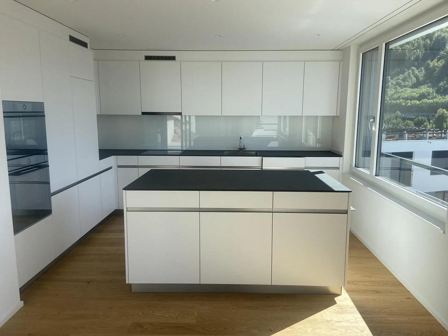 4.5-Zimmer-Doppeleinfamilienhaus an einzigartiger Hanlage - Foto 11 di 18