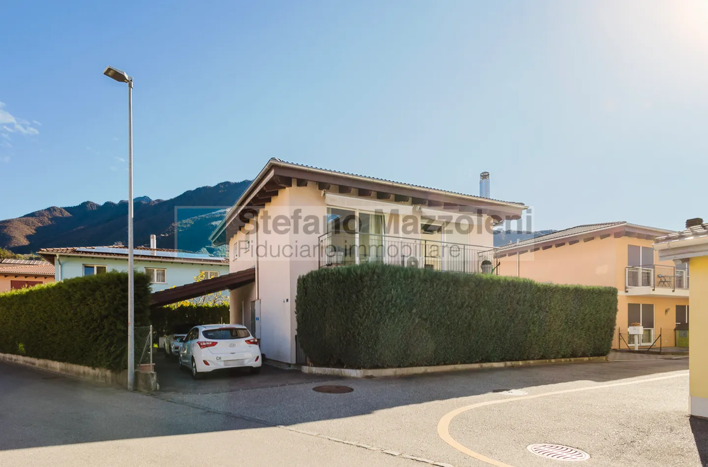 GIUBIASCO-Moderne Einfamilienhaus mit Garten - Foto 1 von 15