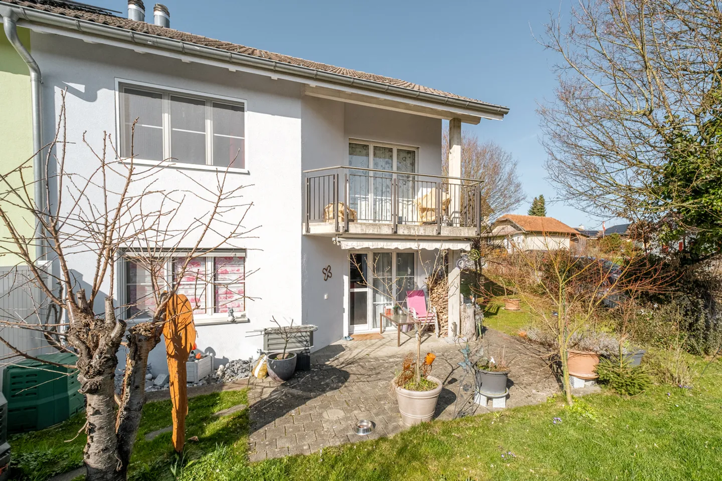 Sun-drenched family paradise in an ideal location - Photo 1 of 9