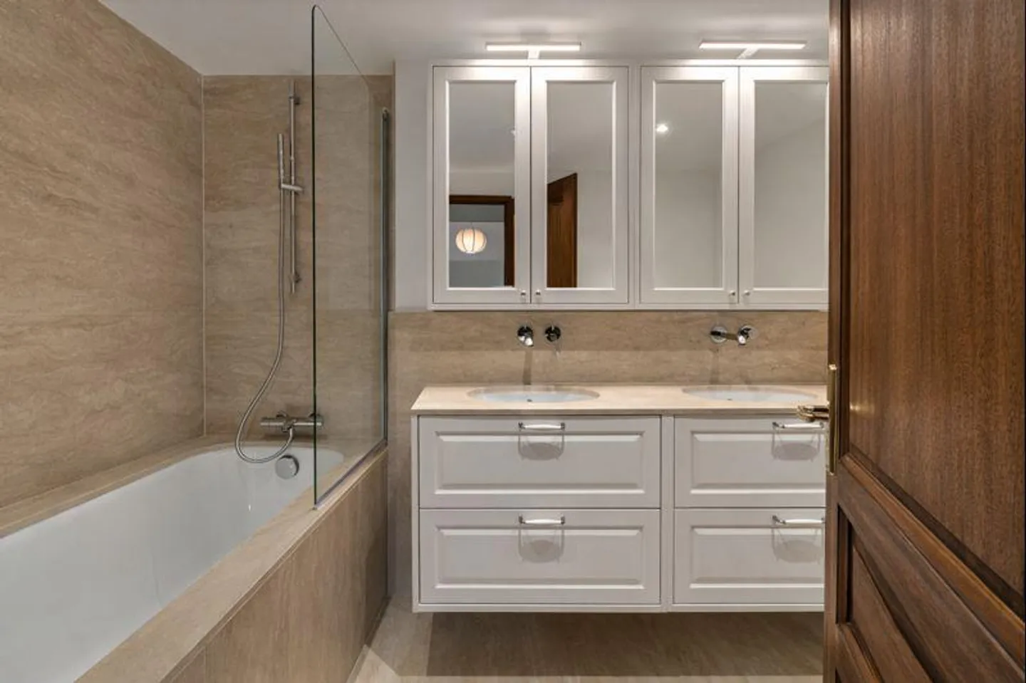 Exklusiv - Renovierte Charme-Villa in Collonge-Bellerive - Foto 11 von 12