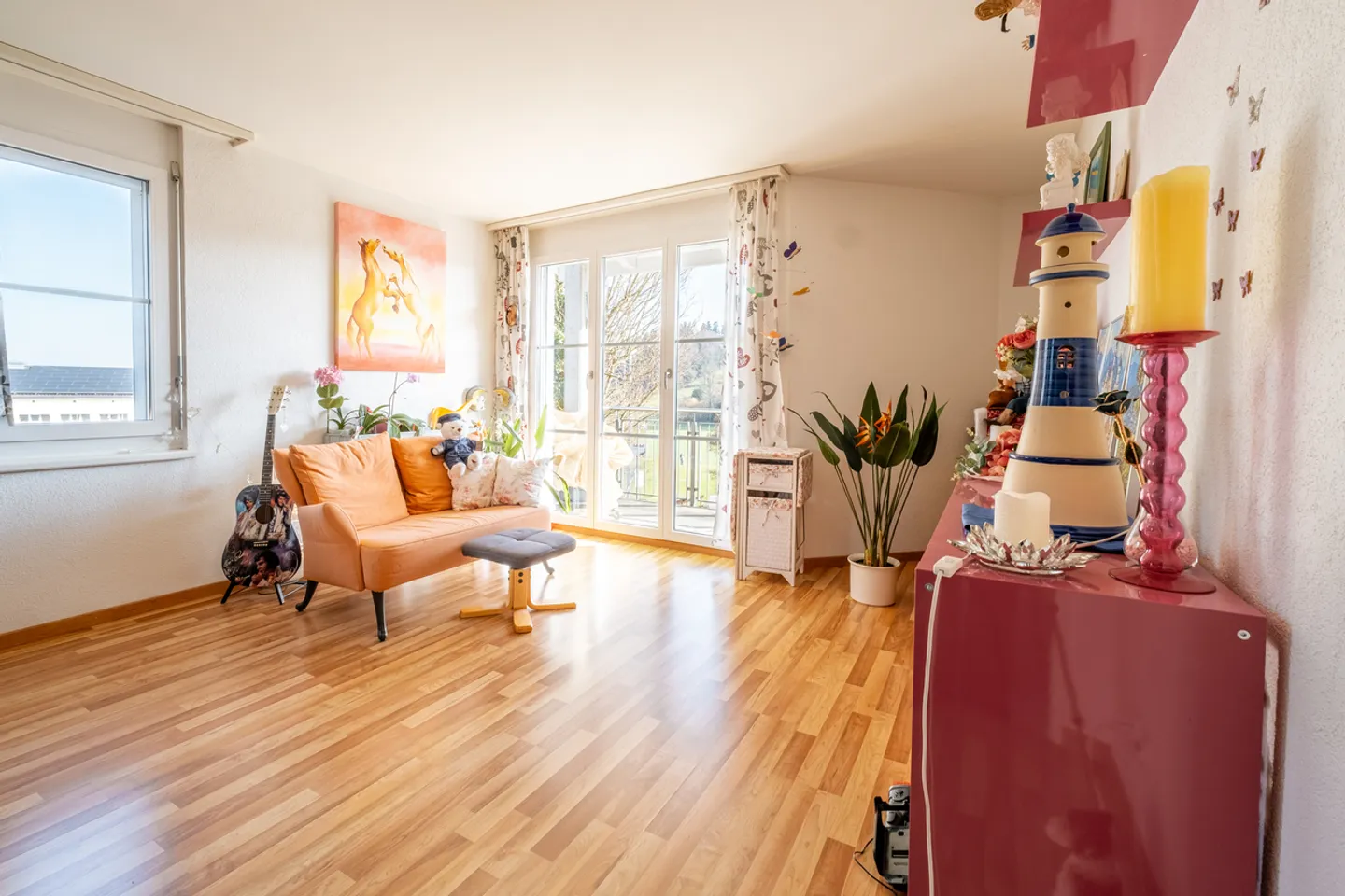 Sun-drenched family paradise in an ideal location - Photo 4 of 9