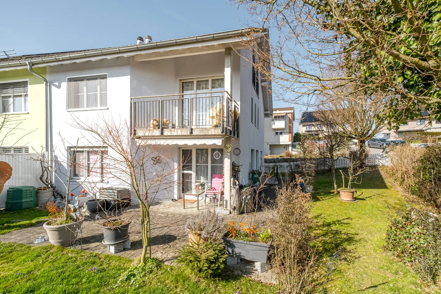 Sun-drenched family paradise in an ideal location - Photo 5 of 9