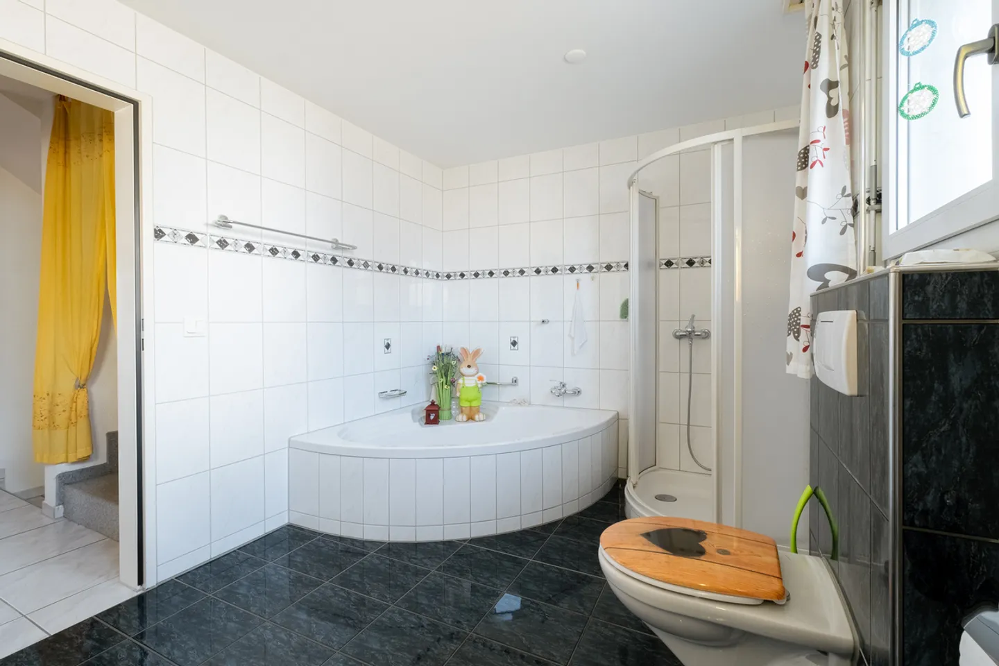 Sun-drenched family paradise in an ideal location - Photo 6 of 9