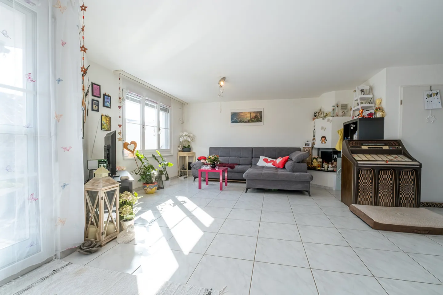 Sun-drenched family paradise in an ideal location - Photo 2 of 9