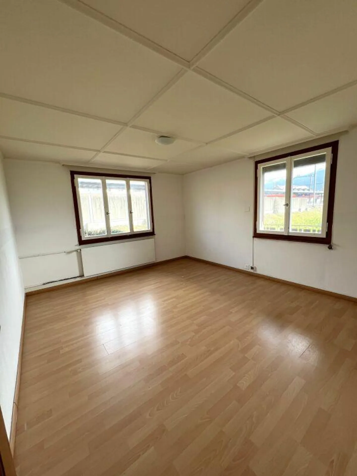 Charming 5-Room Apartment - Photo 6 of 9