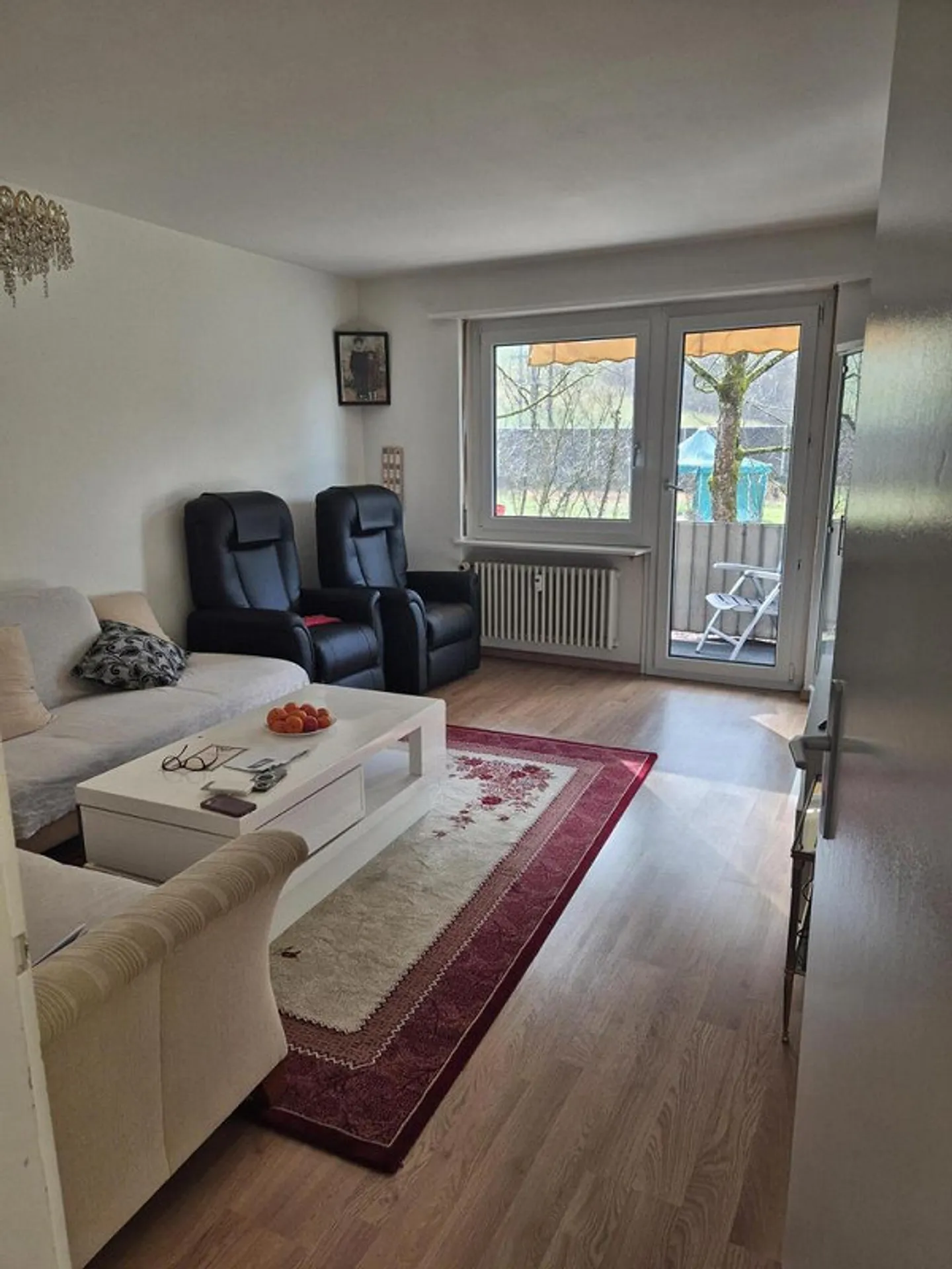 Appartamento luminoso con 4 stanze al piano terra - Foto 2 di 8