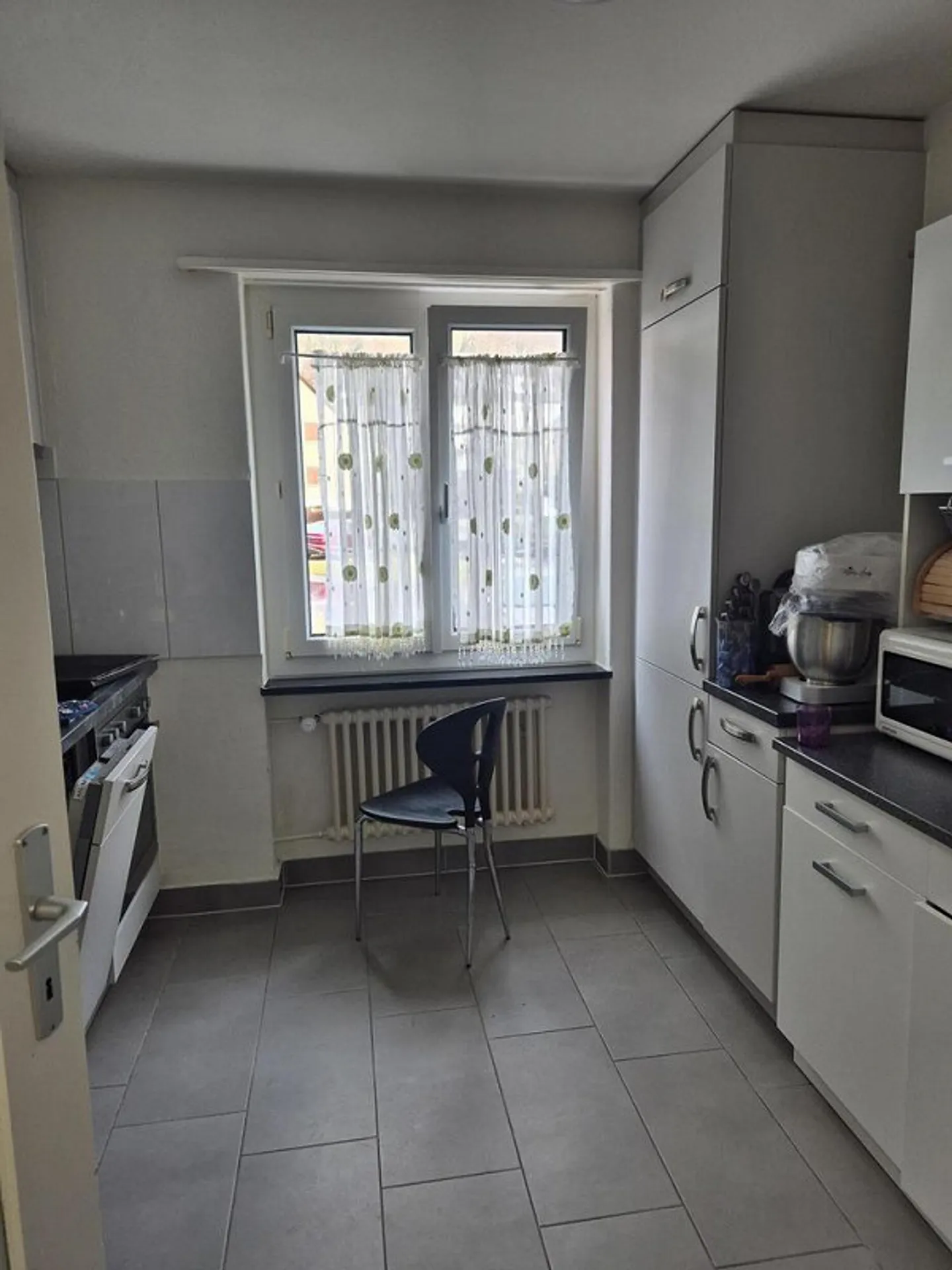 Appartamento luminoso con 4 stanze al piano terra - Foto 4 di 8