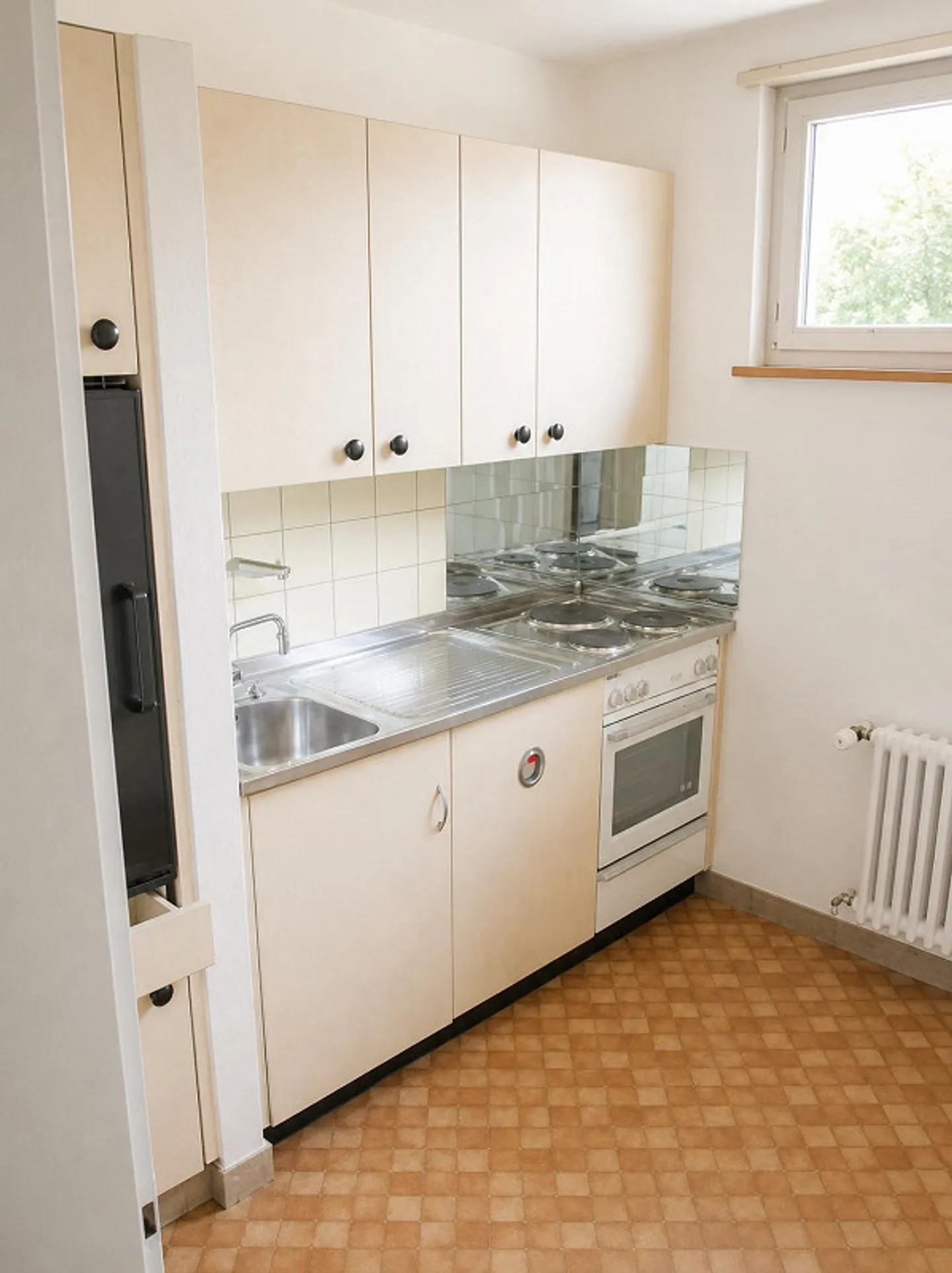 Appartement sous les combles de 1 pièce central - Photo 2 sur 6