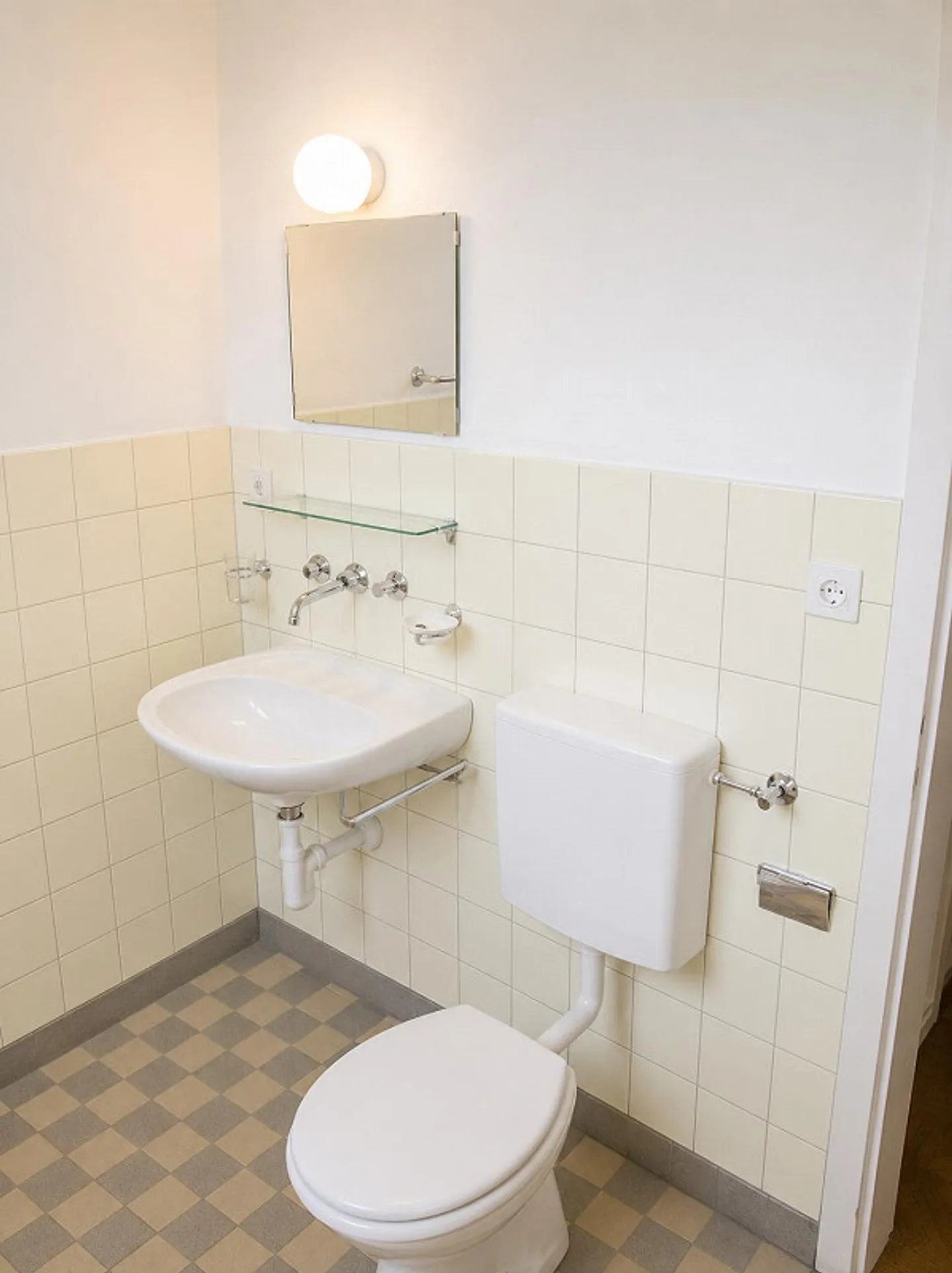 Appartement sous les combles de 1 pièce central - Photo 5 sur 6