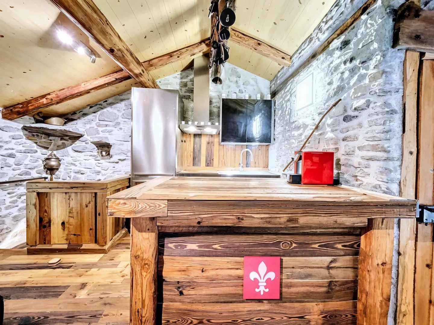 «Komplett renoviertes Chalet in idyllischer Umgebung» - Foto 8 von 16
