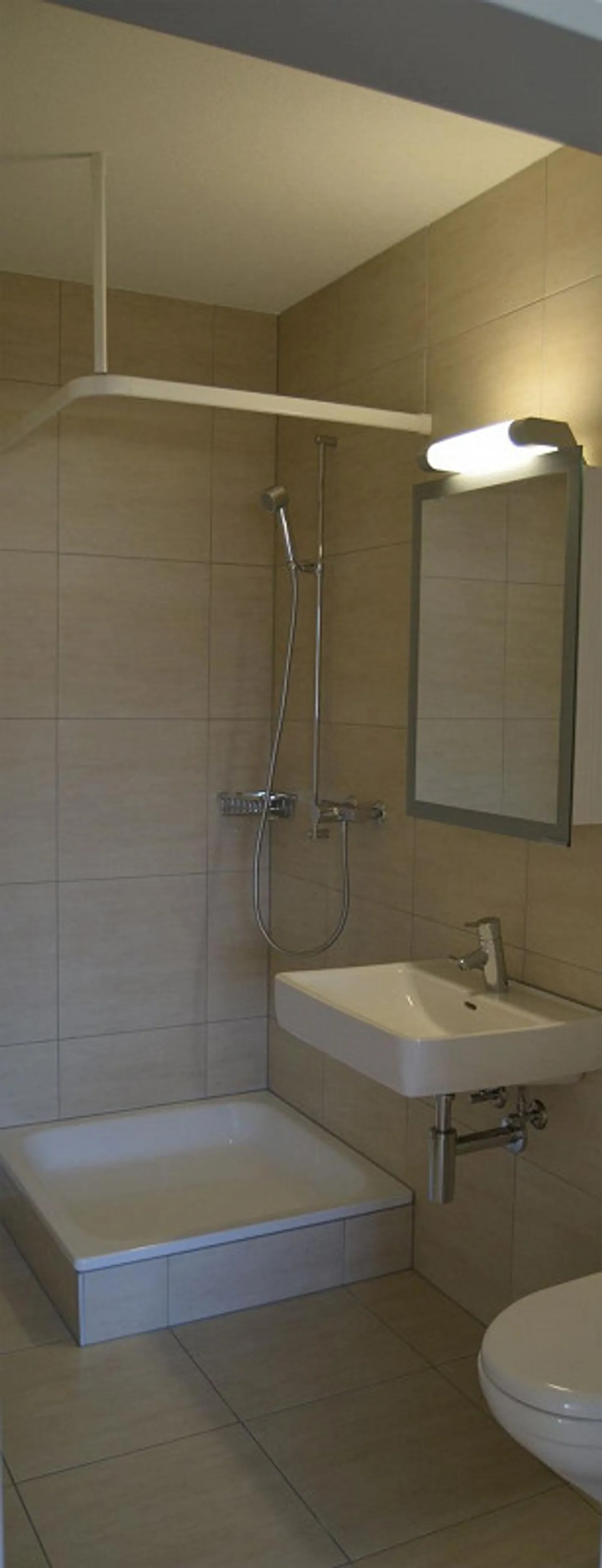 Stunning Penthouse Apartment in Burgdorf - Photo 4 of 10