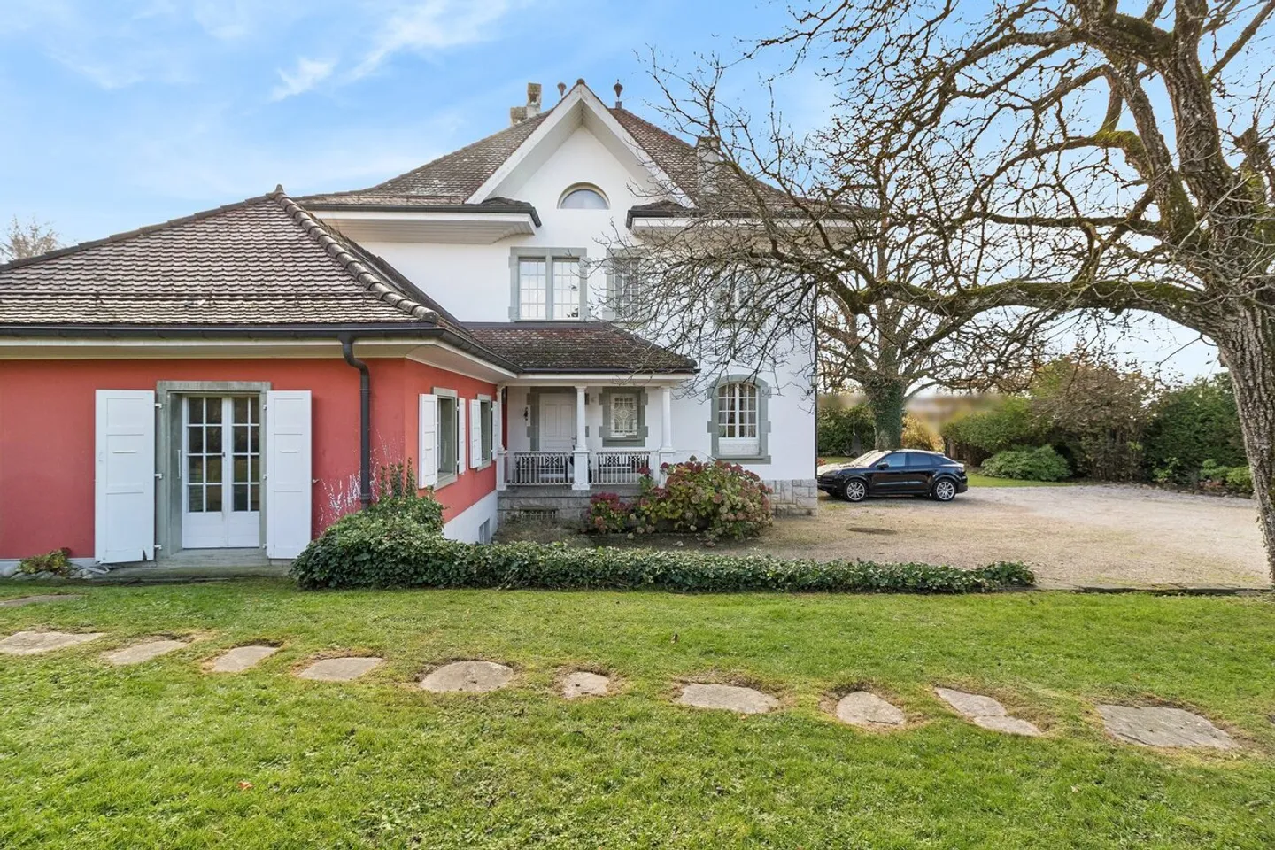 Master House in Lausanne – Timeless Elegance and Private Park - Photo 16 of 19