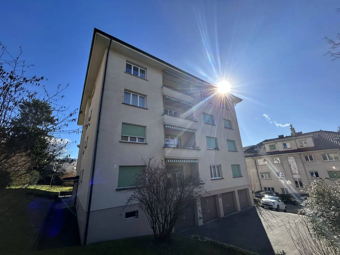 Beau 2.5 pièces à deux pas du lac ! - Photo 1 sur 7