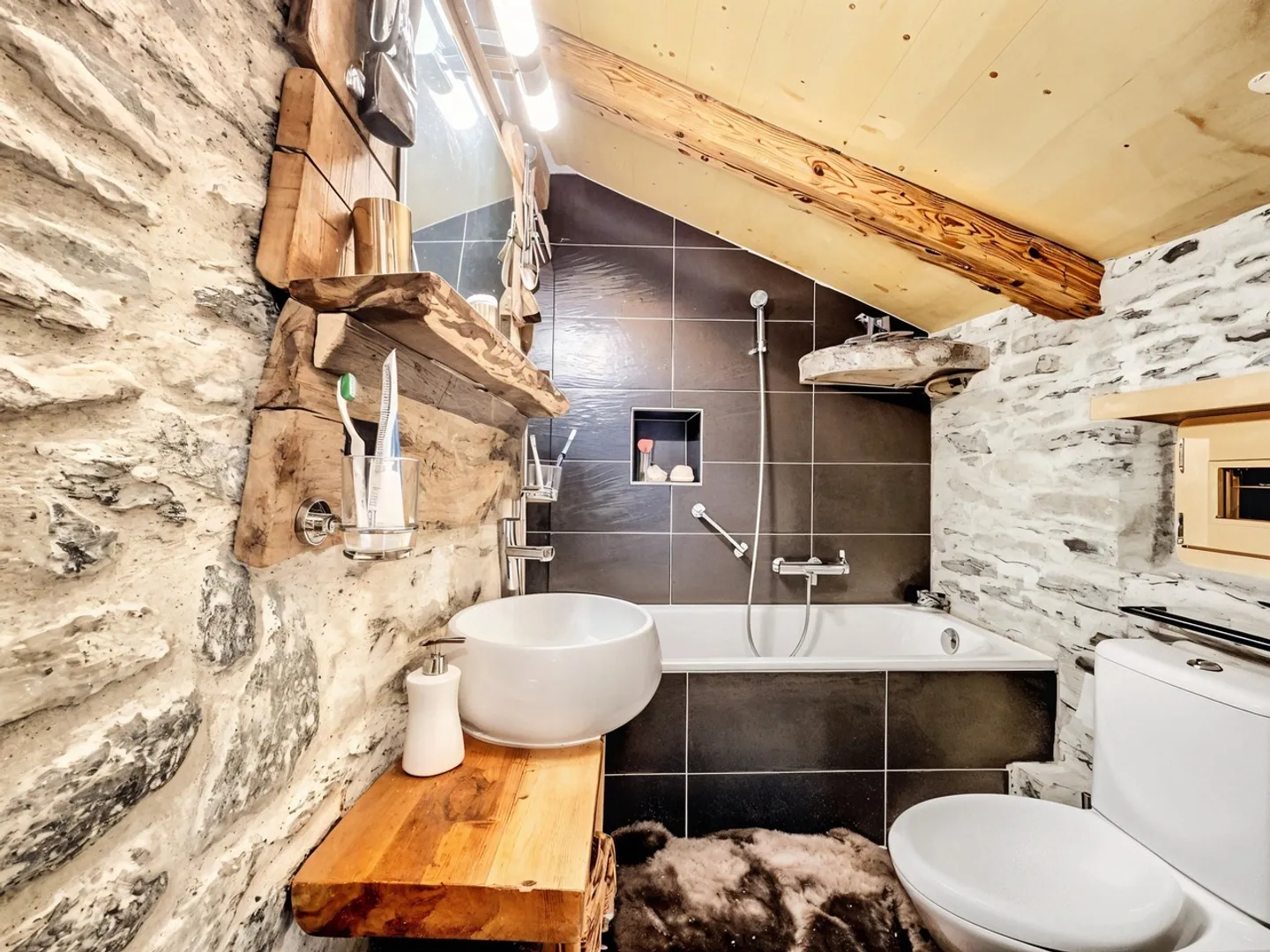 «Komplett renoviertes Chalet in idyllischer Umgebung» - Foto 13 von 16