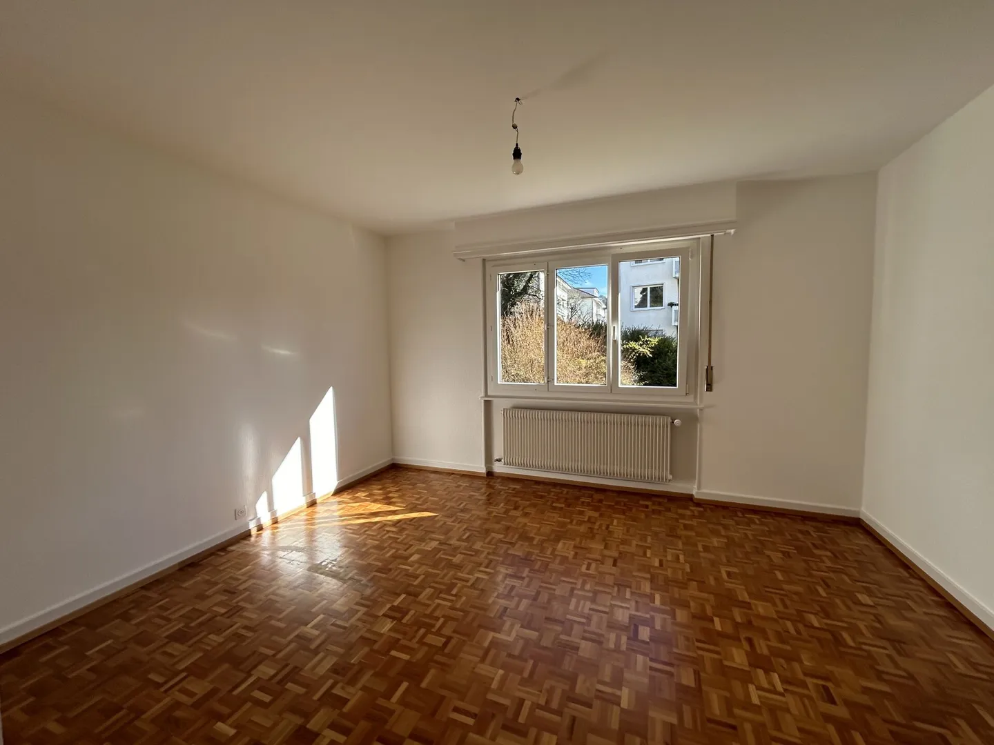 Beau 2.5 pièces à deux pas du lac ! - Photo 5 sur 7