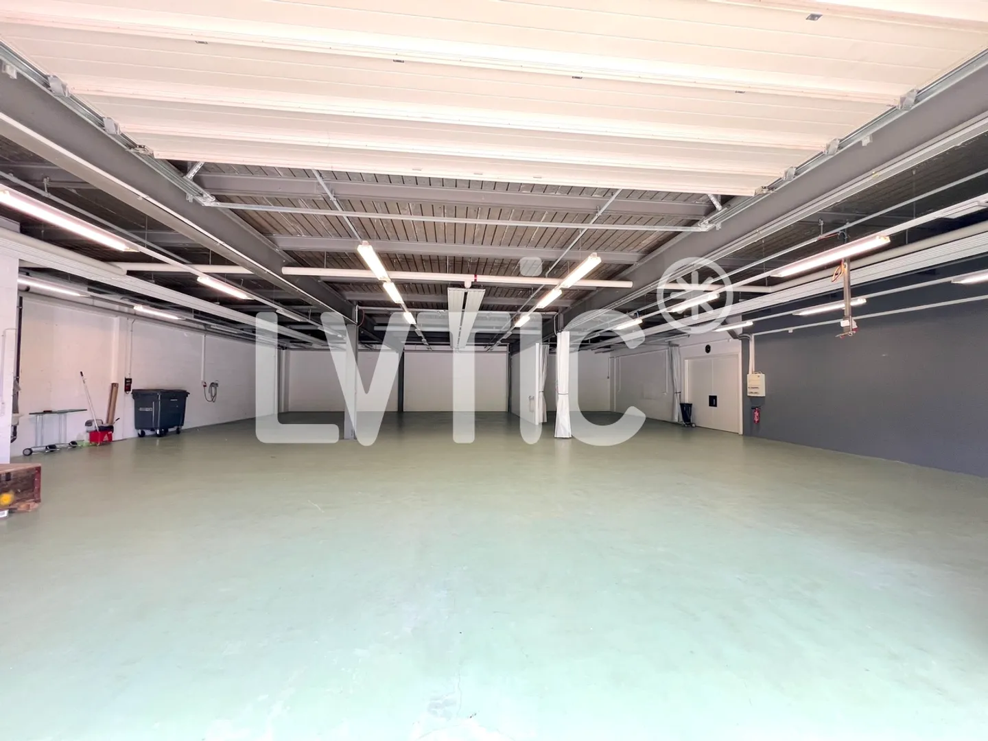 Atelier, dépôt de 370 m2 à louer à Vuisternens-en-Ogoz - Rossens - Photo 1 sur 7