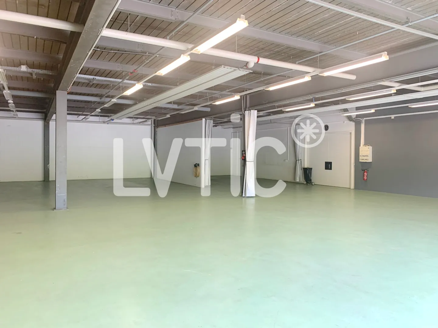 Atelier, dépôt de 370 m2 à louer à Vuisternens-en-Ogoz - Rossens - Photo 3 sur 7