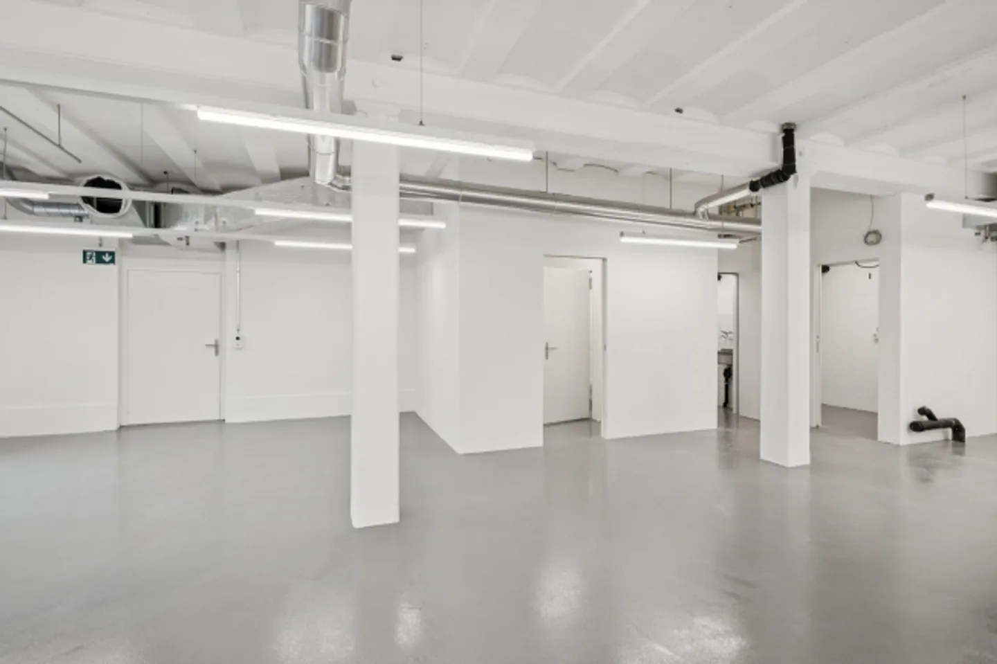 Spazio commerciale in una posizione ad alto traffico - Foto 6 di 13